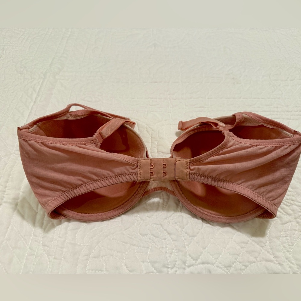 Victoria's Secret Fabulous Lined Demi Bra in Coral - Picture 3 of 9